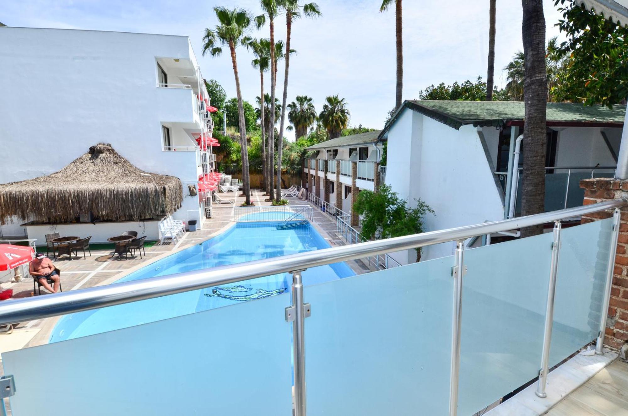 Tropic Beach Club Side Hotel Exterior foto