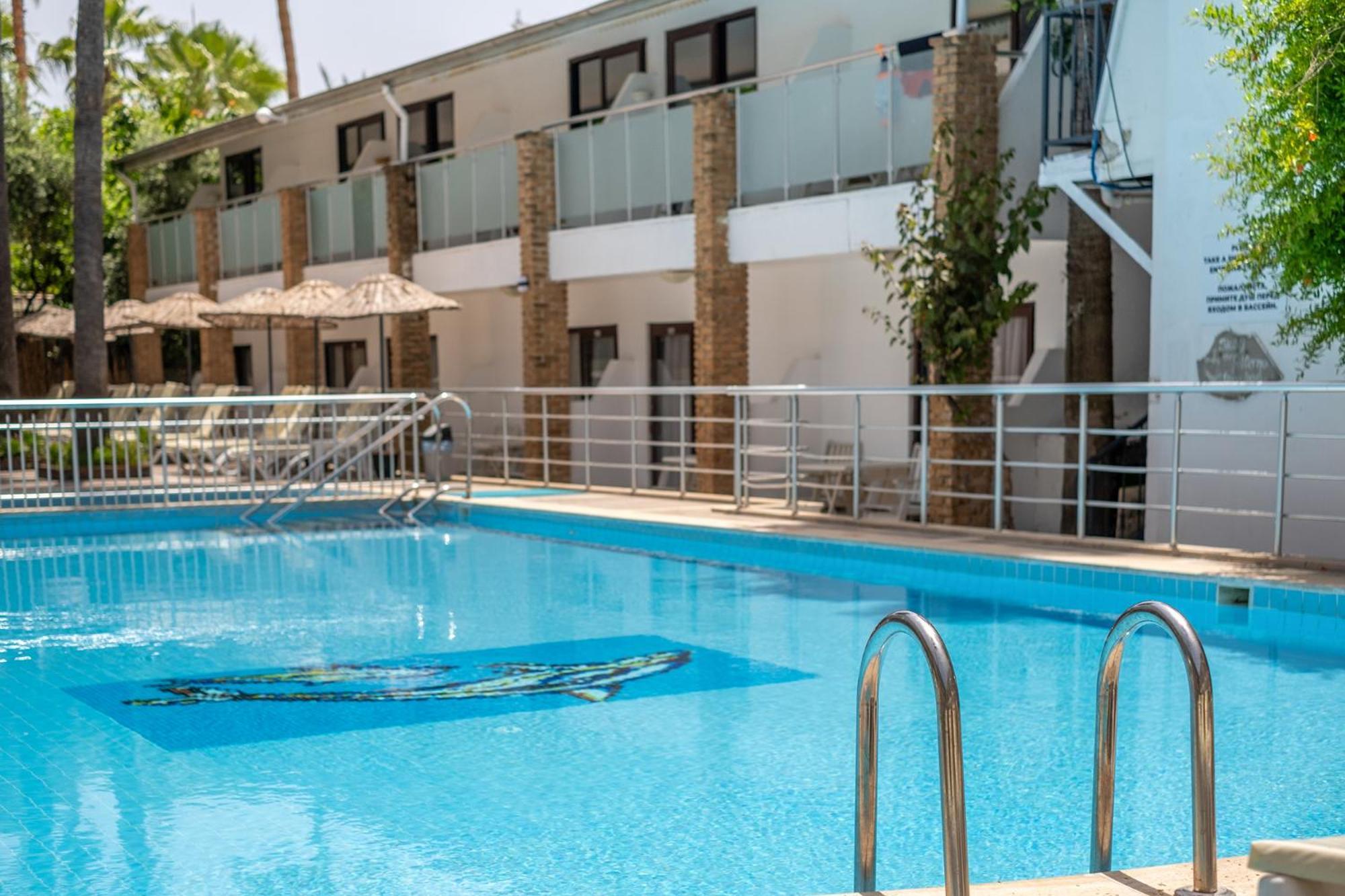 Tropic Beach Club Side Hotel Exterior foto