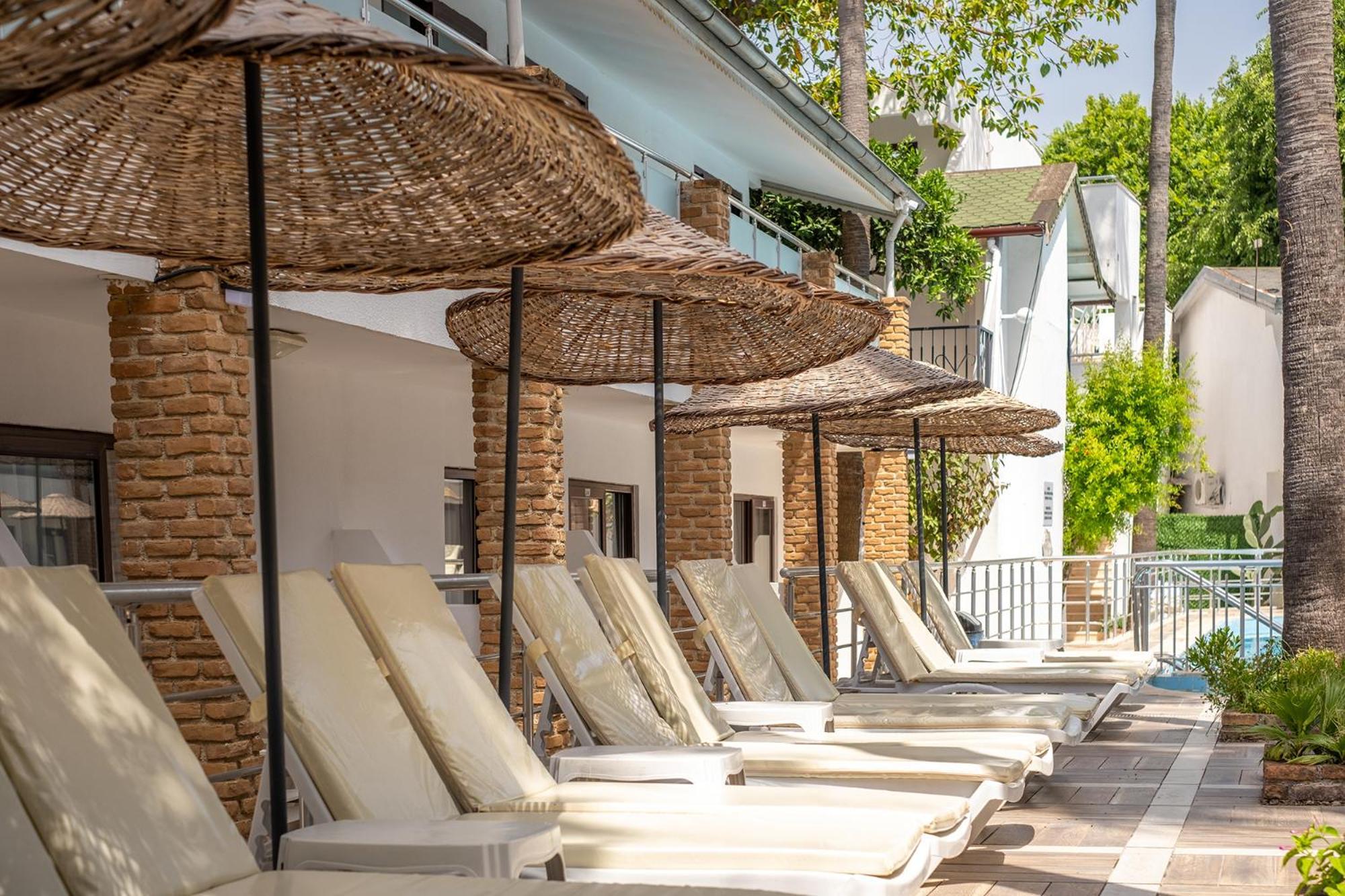 Tropic Beach Club Side Hotel Exterior foto
